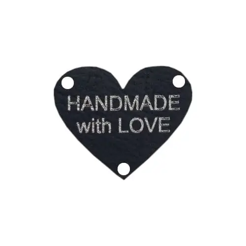 B-17 Naszywka z ekoskóry serce czarne ze srebrnym napisem "HANDMADE with LOVE" | Produkt ceniony przez klientów